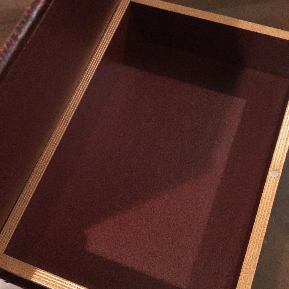 Catchall - Picture 2 of 9